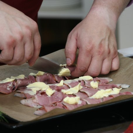 Krok 3 - Przepis dnia III, odc. 24: Pieczone filety z pstrąga w plastrach półgęska foto