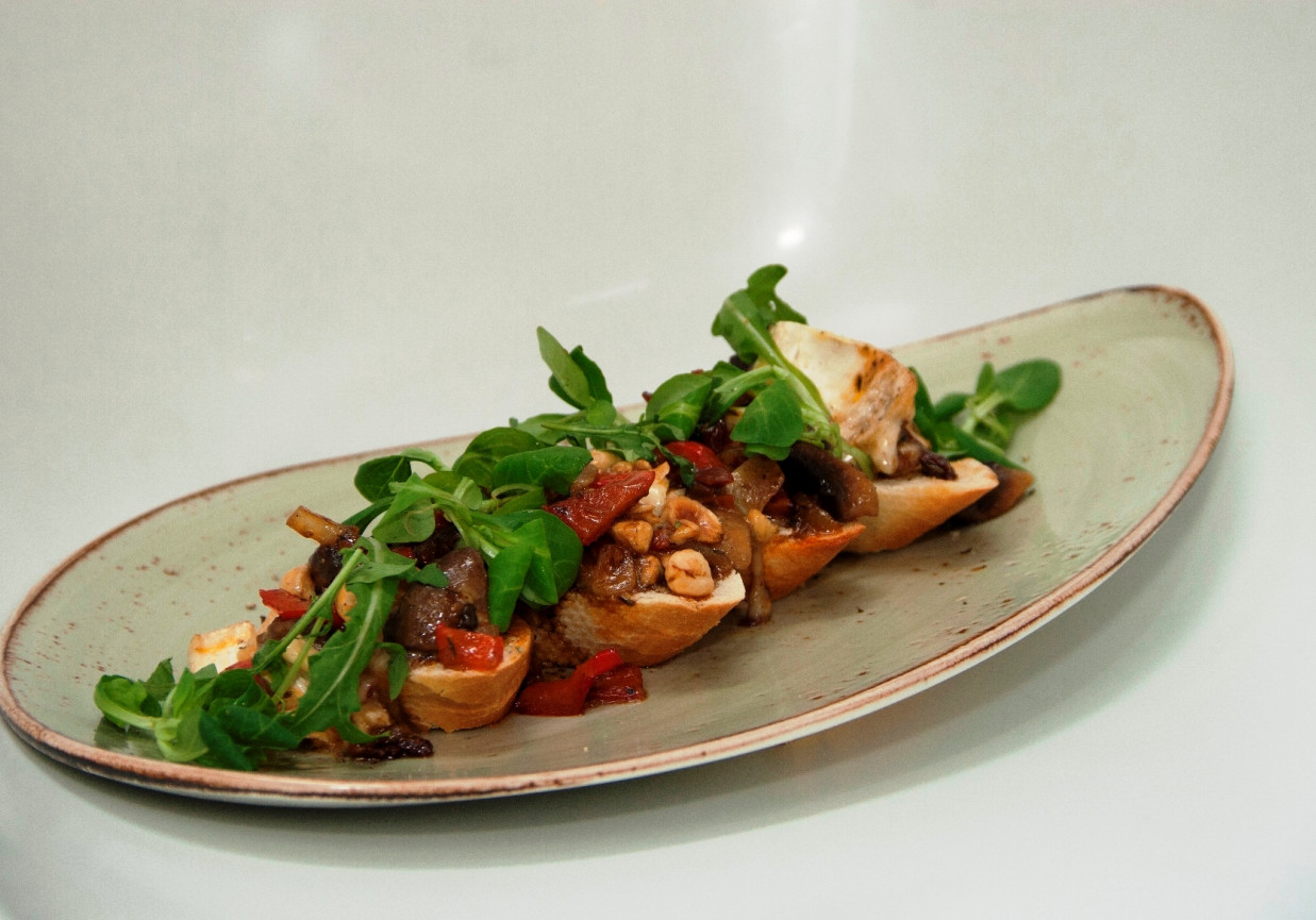 Przepis dnia III, odc. 39: Zapiekane pieczarki i czerwona papryka z serem brie foto