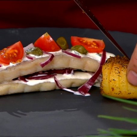 Krok 4 - Przepis dnia III, odc. 45: Pieczone ziemniaczki z dipem czosnkowym i śledziem foto