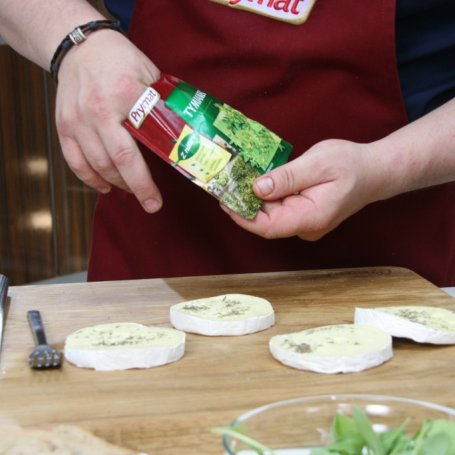 Krok 4 - Przepis dnia III, odc. 48: Camembert pieczony z kurczakiem foto
