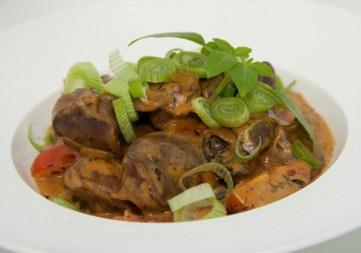 Przepis dnia III, odc. 7: Żołądki indycze w sosie musztardowo-śmietanowym foto