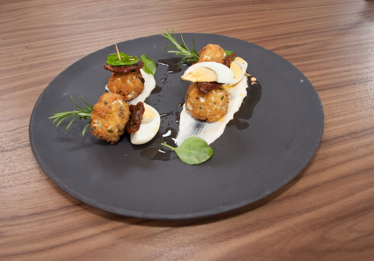 Przepis dnia IV, odc. 1: Kotlety jajeczne ze szczypiorkiem i chrzanem foto