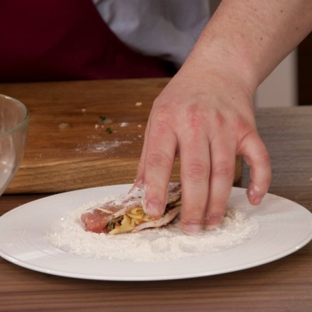 Krok 7 - Przepis dnia IV, odc. 21: Panierowany schab nadziewany serem żółtym i pieczarkami foto