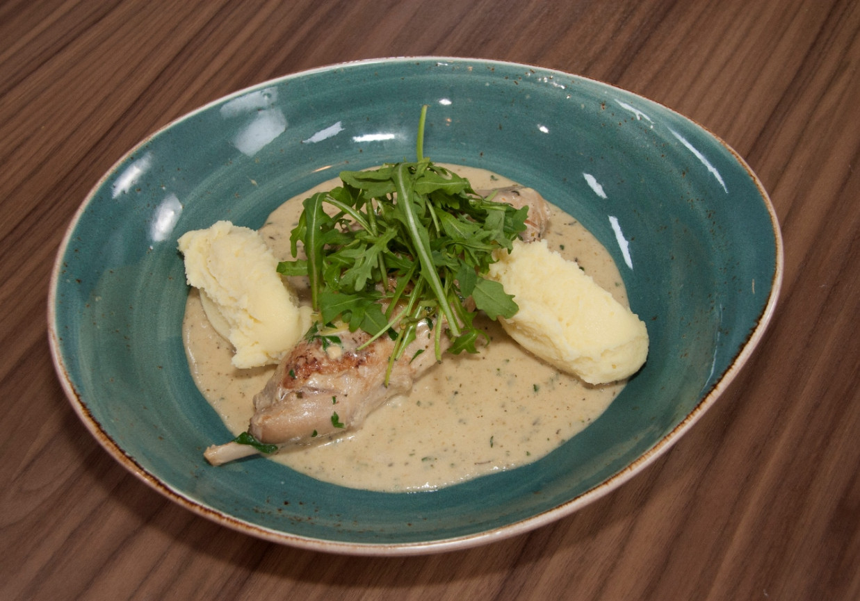 Przepis dnia IV, odc. 4: Duszony królik w sosie z musztardą kremską  foto