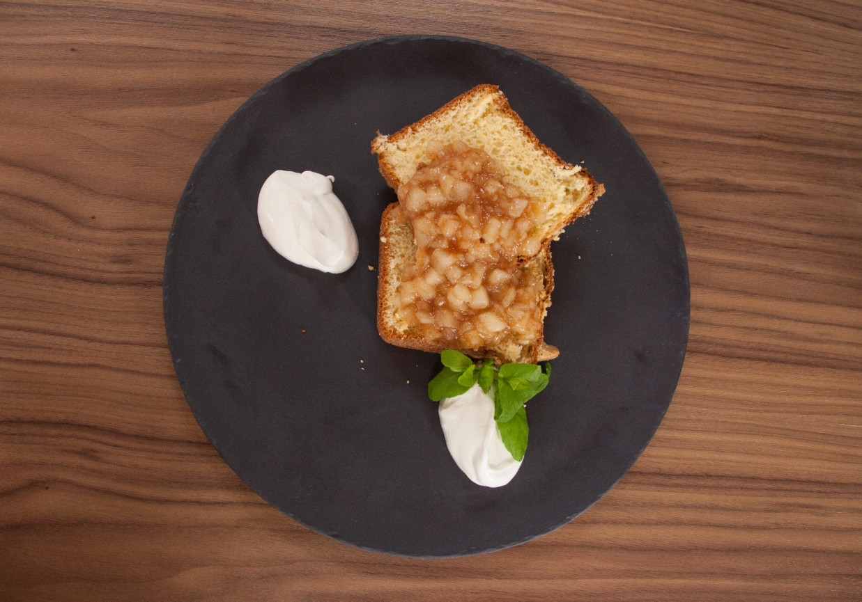 Przepis dnia IV, odc. 49: Młodzowy kuch z  prażonymi jabłkami  foto