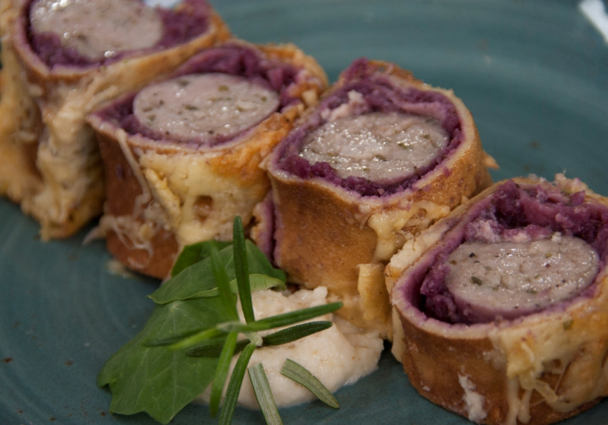 Przepis dnia IV, odc. 57: Zapiekane naleśniki z kiełbasą i kapustą foto