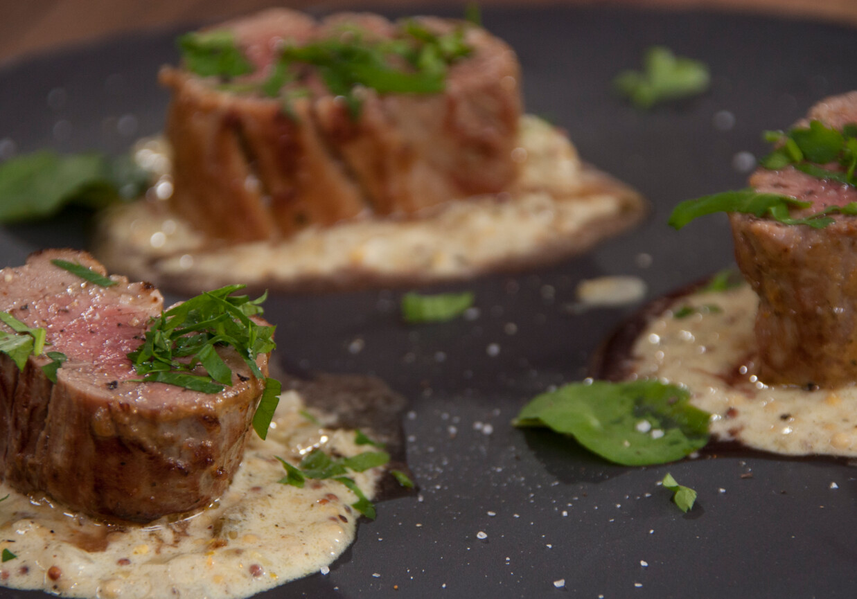 Przepis dnia, odc. 64: Polędwiczki wieprzowe w sosie musztardowym foto