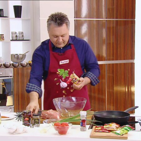 Krok 1 - Przepis dnia, odc. 22. Pieczony karczek z sosem pieczarkowo-kaparowym foto