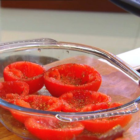 Krok 2 - Przepis dnia, odc. 24. Zapiekane pomidory z farszem pieczarkowym foto