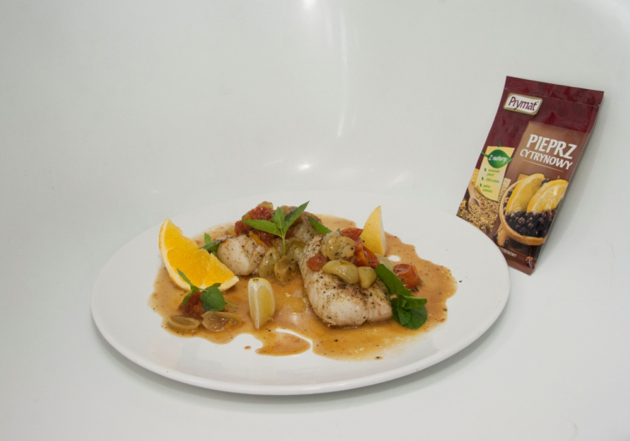 Przepis dnia, odc. 30: Dorsz z winogronami, pomidorami i kawą zbożową foto