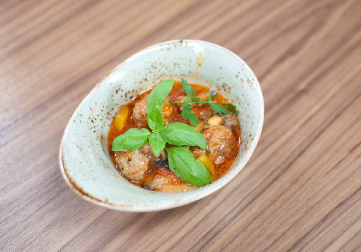 Przepis dnia V: Kulki mięsne zapiekane z ratatouille, odc. 21 foto