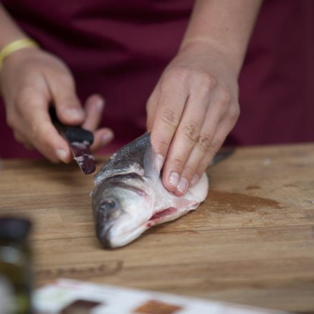 Krok 1 - Przepis Dnia V: Okoń pieczony z migdałami i purée cytrynowym, odc. 52 foto