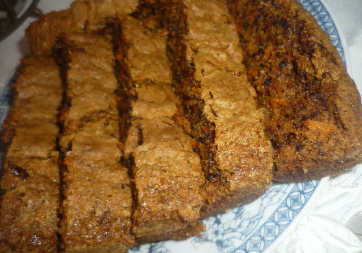 Przepyszne ciasto marchwiowe foto