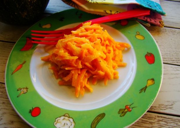 Fotografia przedstawiająca Przystawka obiadowa smażona marchewka