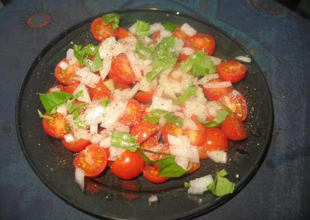 Fotografia przedstawiająca Przystawka z pomidorków