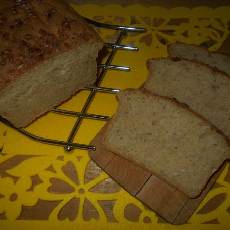 Krok 7 - Pszenno-kukurydziany chleb z kefirem i słonecznikiem foto
