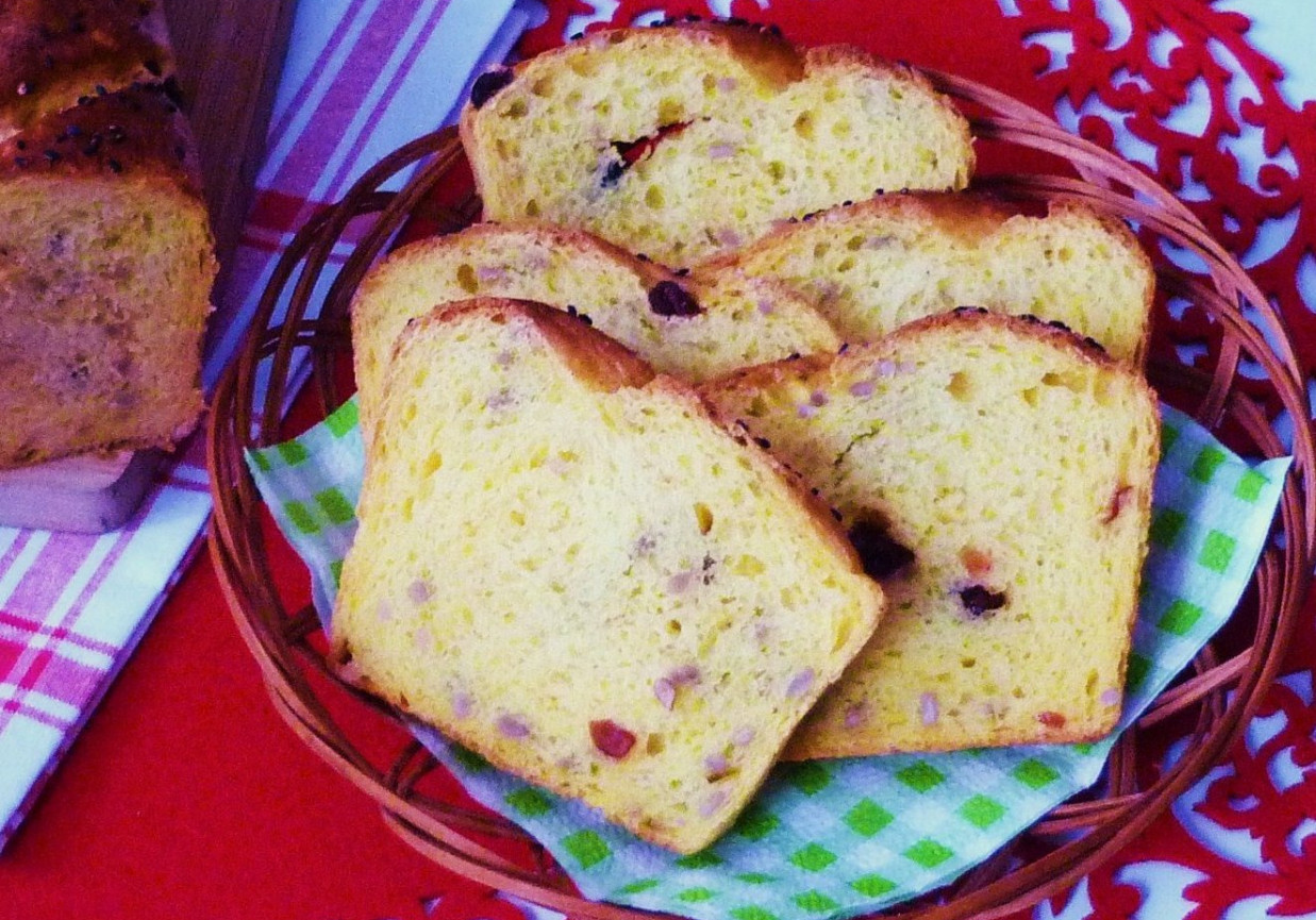 Pszenno-kukurydziany chleb z żurawiną foto