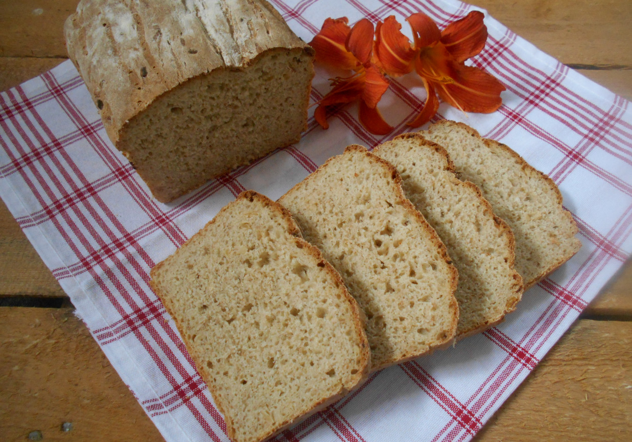 Pszenno-owsiany chleb z cebulą foto