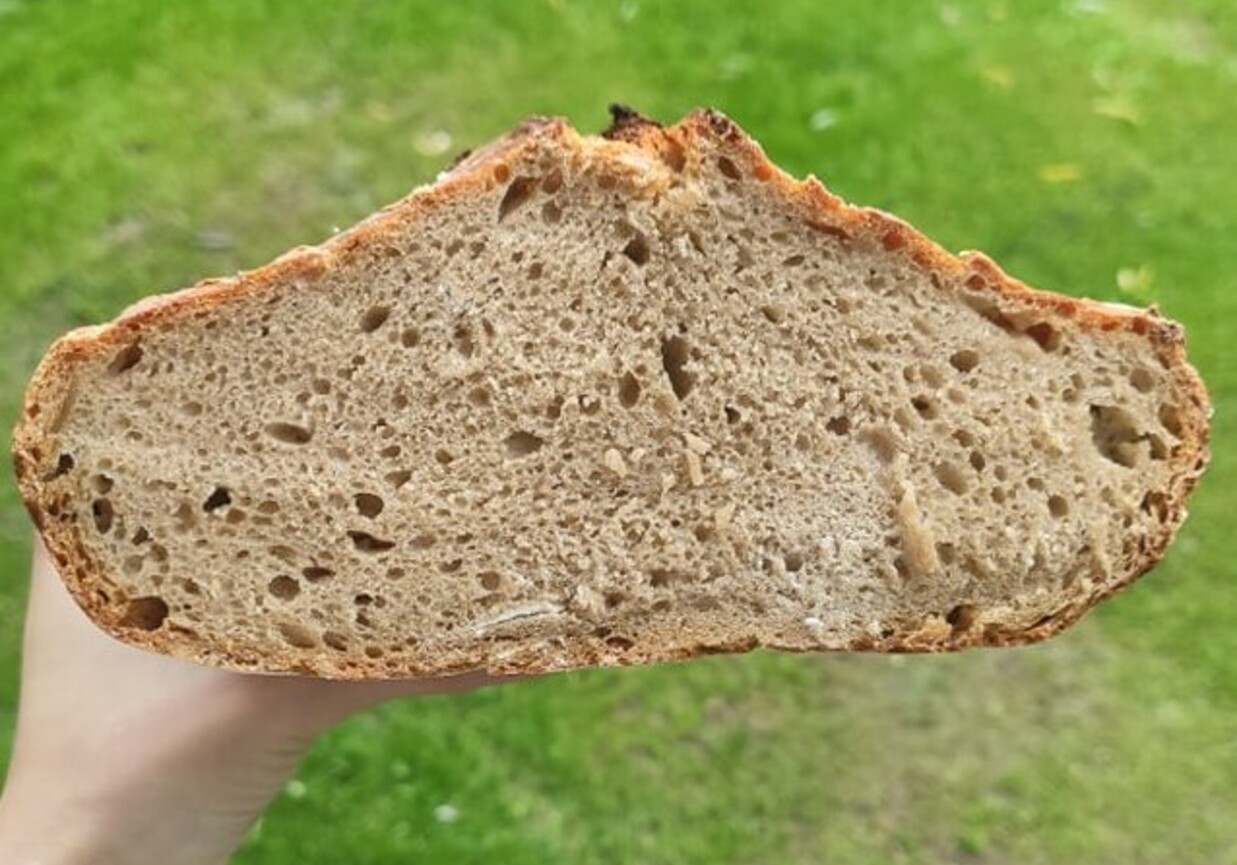 Pszenno-żytni chleb na zakwasie foto