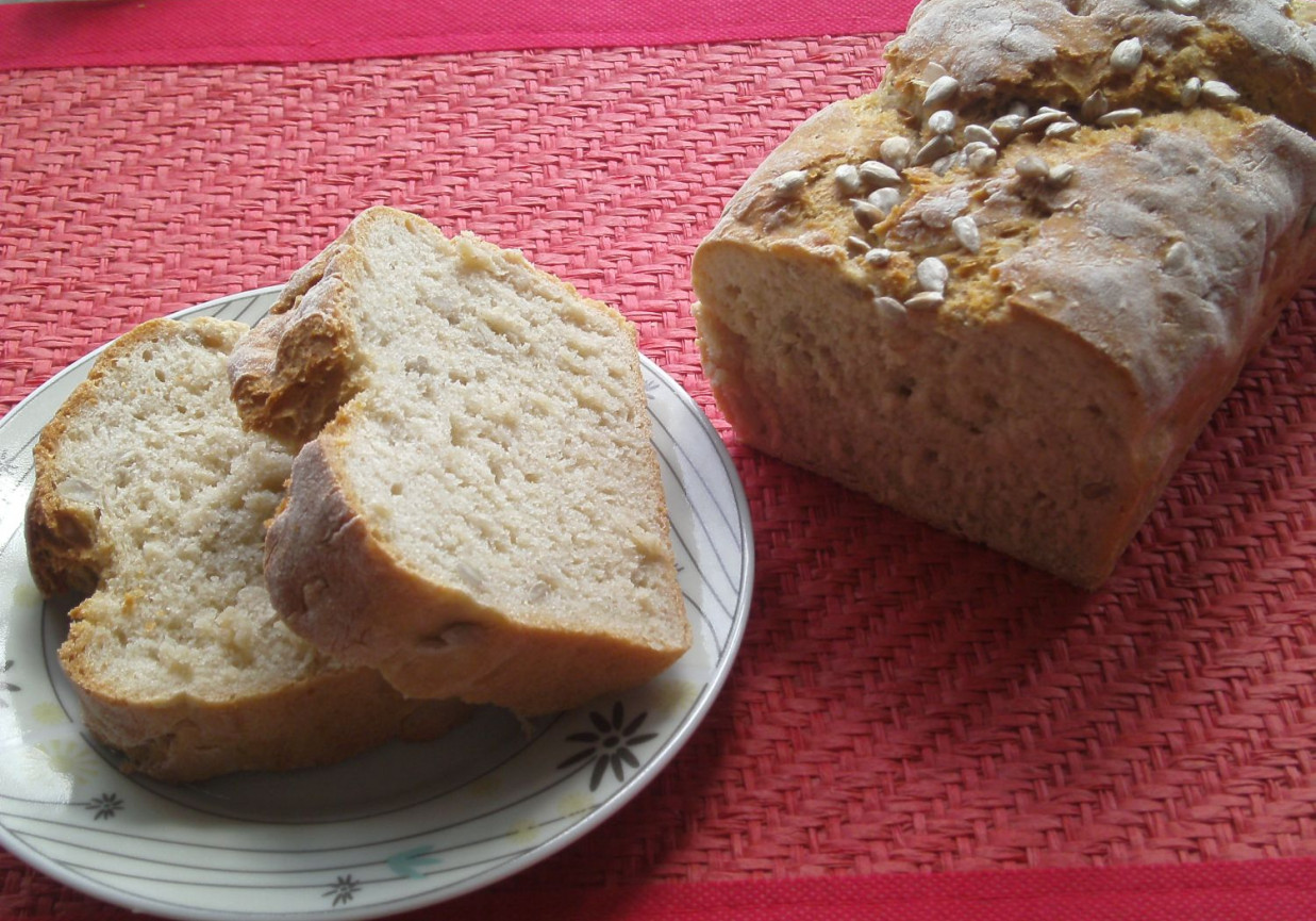 Pszenno- żytni chleb ze słonecznikiem foto