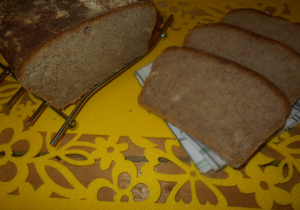 Pszenny chleb na drożdżach i zakwasie foto