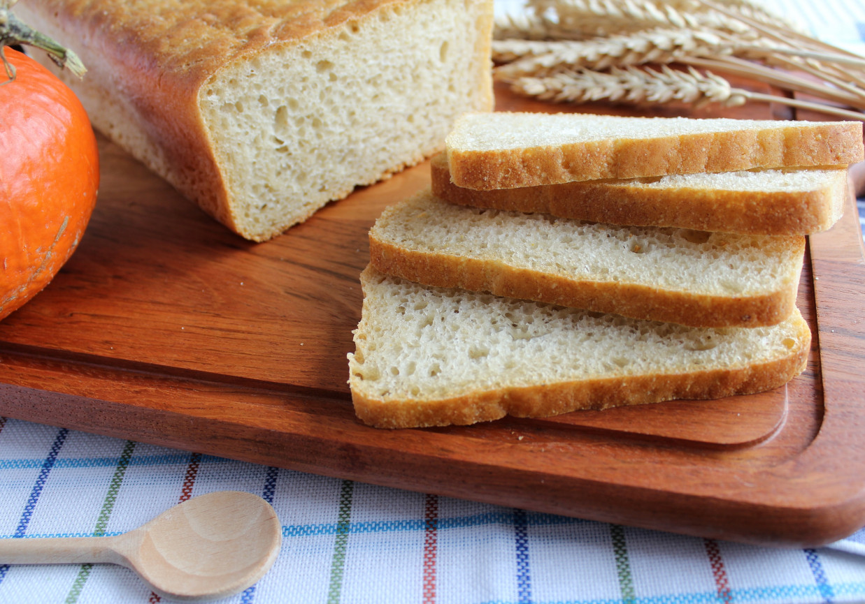 Pszenny chleb na zakwasie z dyniowym puree foto