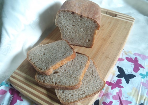 Fotografia przedstawiająca Pszenny chleb na zakwasie