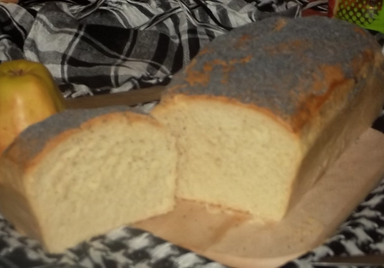 Pszenny chleb słodzony miodem. foto