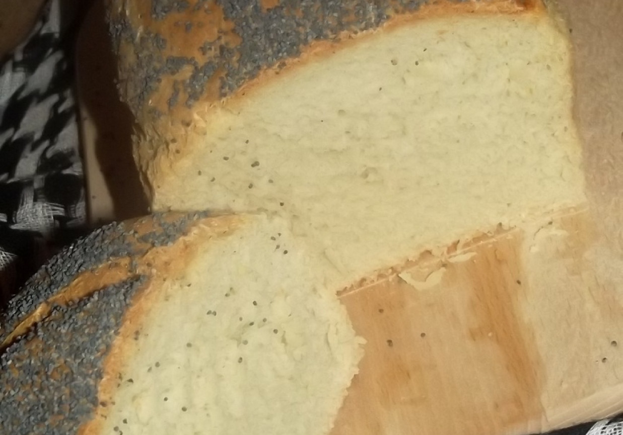 Pszenny chleb słodzony miodem. foto