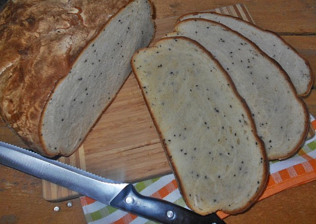 Fotografia przedstawiająca Pszenny chleb z jogurtem i czarnuszką