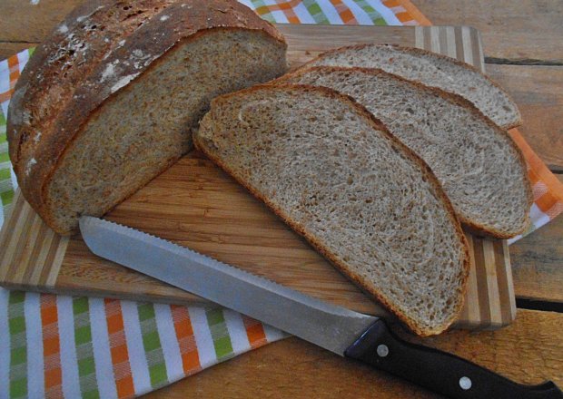 Fotografia przedstawiająca Pszenny chleb z maślanką