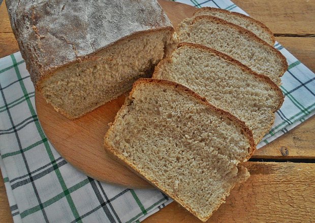 Fotografia przedstawiająca Pszenny chleb z ostropestem