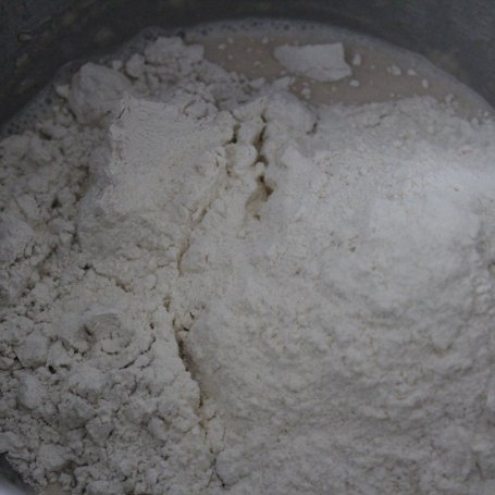 Krok 2 - Pszenny chleb z piwem na zakwasie foto