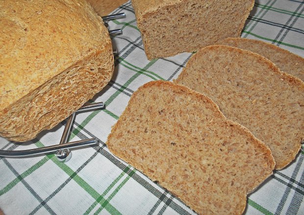 Fotografia przedstawiająca Pszenny chleb z płatkami jaglanymi