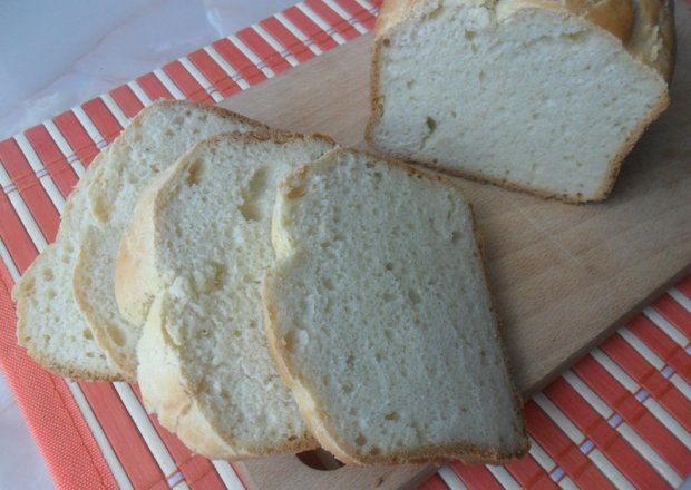 Fotografia przedstawiająca Pszenny chlebek domowej roboty