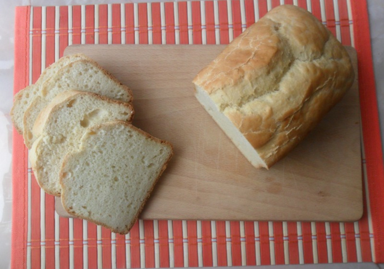 Pszenny chlebek domowej roboty foto