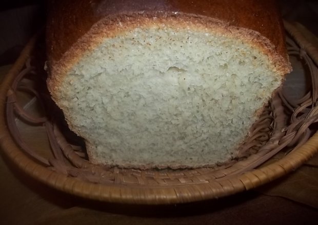 Fotografia przedstawiająca Pszenny domowy chleb