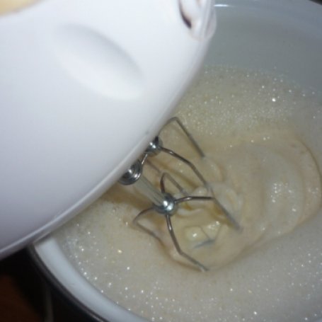 Krok 4 - ptasie mleczko z mleka skondensowanego i galaretek foto