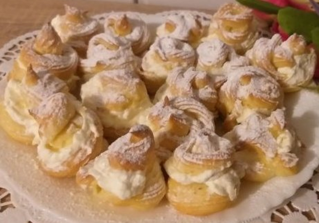 Ptysie z bitą śmietaną - DoradcaSmaku.pl