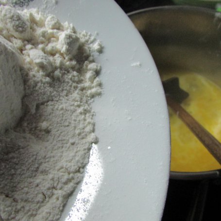 Krok 2 - PTYSIE Z BITĄ ŚMIETANĄ I SERKIEM MASCARPONE foto