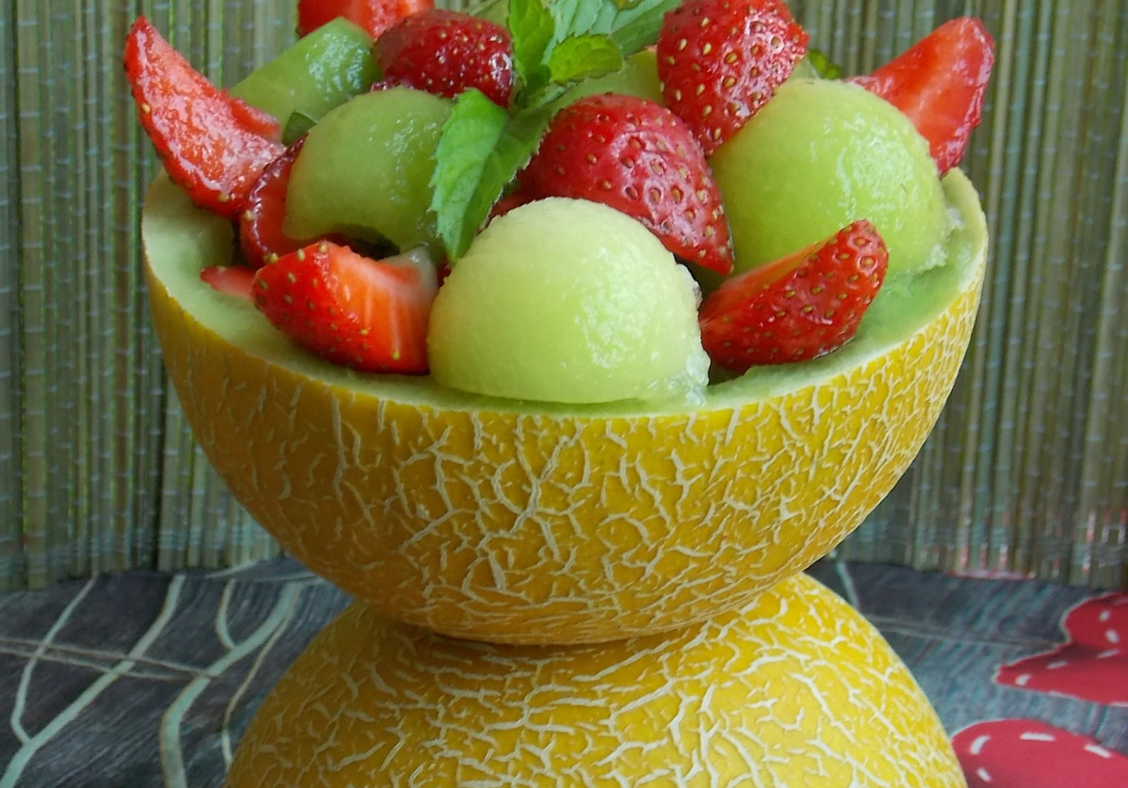 Puchar melonowo-truskawkowy foto