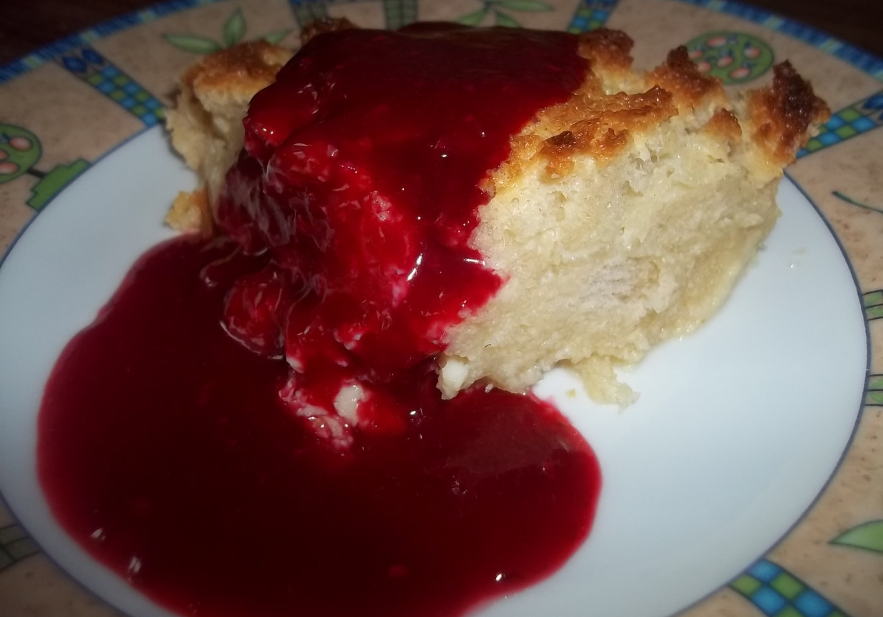 Pudding chlebowy z sosem malinowym DoradcaSmaku.pl