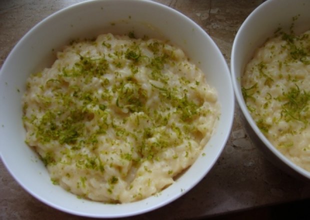 Fotografia przedstawiająca Pudding ryżowy z mleczkiem kokosowym