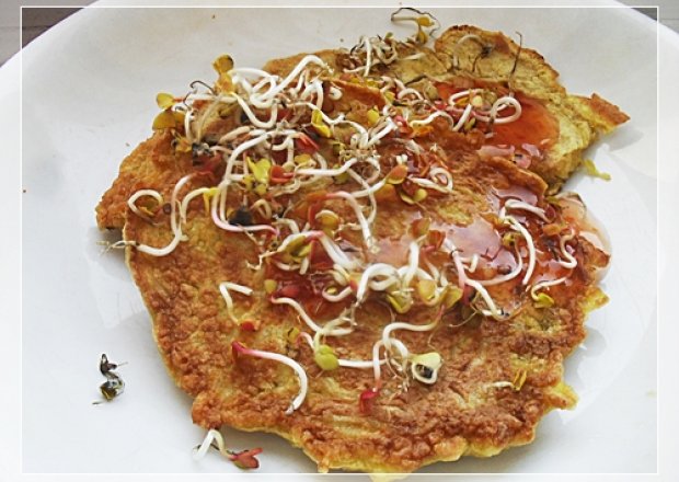 Fotografia przedstawiająca Pulchny omlet z kiełkami