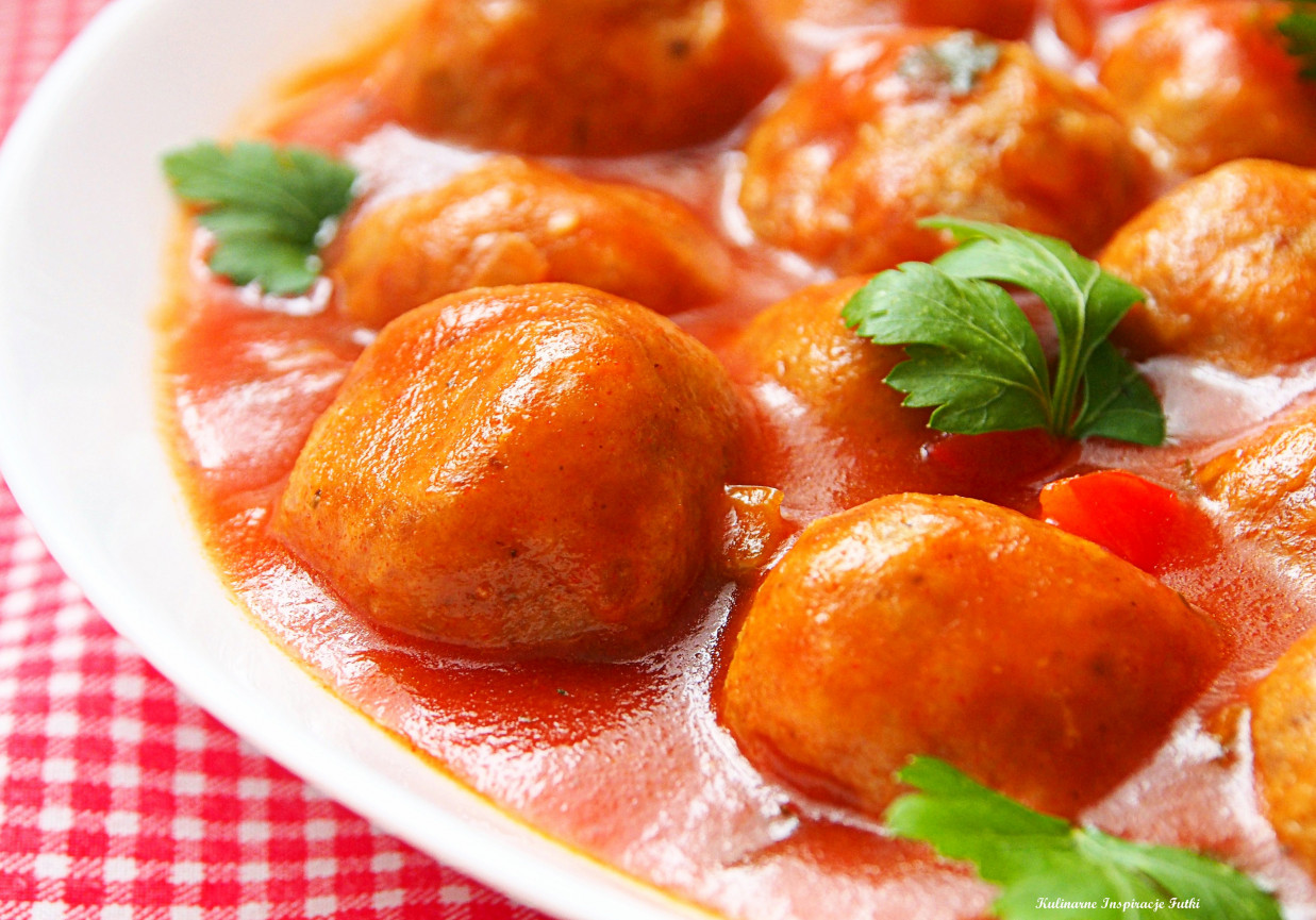 Pulpeciki drobiowe w sosie pomidorowo - paprykowym foto