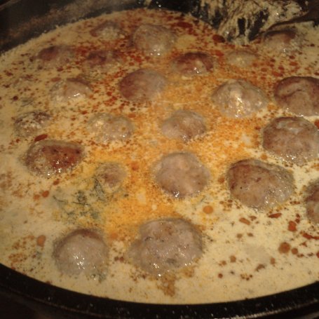 Krok 5 - Pulpeciki indycze w sosie koperkowym z papryką chili foto