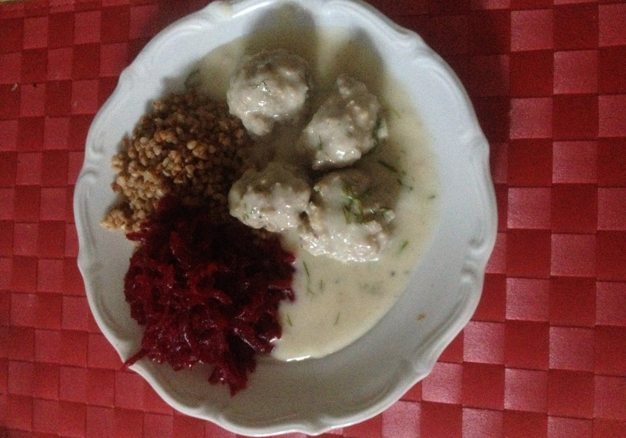 Pulpeciki w sosie koperkowym foto