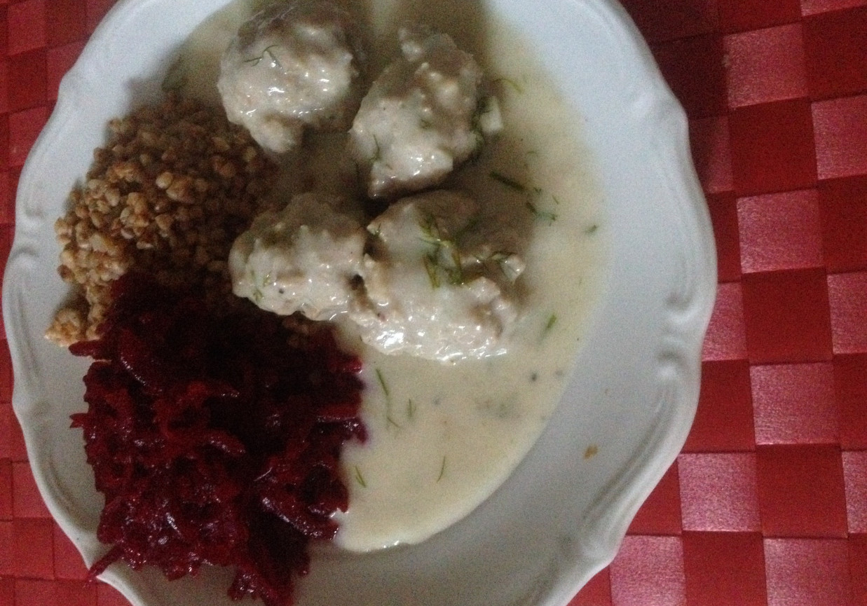 Pulpeciki w sosie koperkowym foto