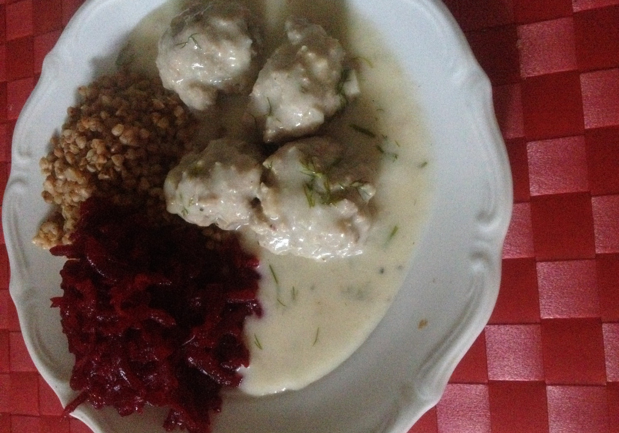 Pulpeciki w sosie koperkowym foto