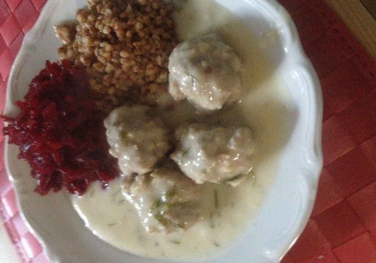 Pulpeciki w sosie koperkowym foto